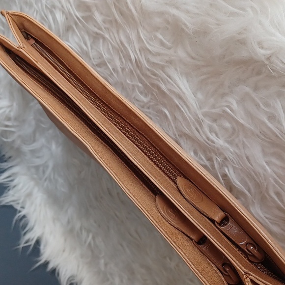 Vintage  leather  clutch - Picture 9 of 16